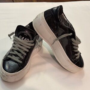 P448 Shiny Metallic Black Platform Sneakers